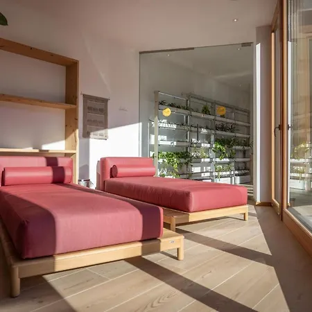 Giallo Dolomiti Wellness