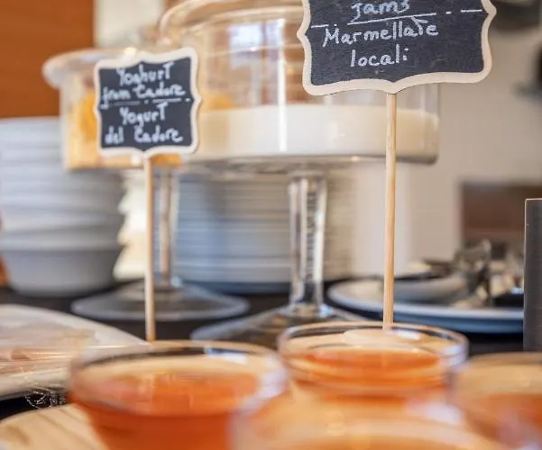 Giallo Dolomiti Wellness 여관 *