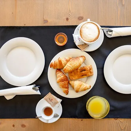 Giallo Dolomiti Wellness Πανδοχείο Pieve di Cadore