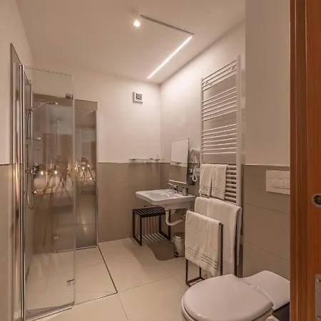 宾馆 Giallo Dolomiti Wellness