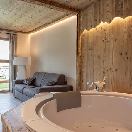 Giallo Dolomiti Wellness 宾馆