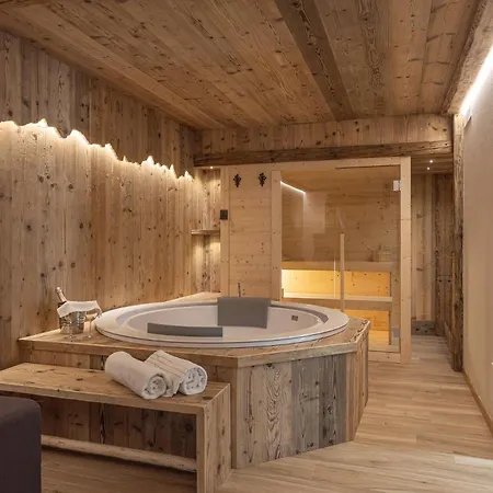 Giallo Dolomiti Wellness Pieve di Cadore