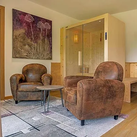 Giallo Dolomiti Wellness Πανδοχείο