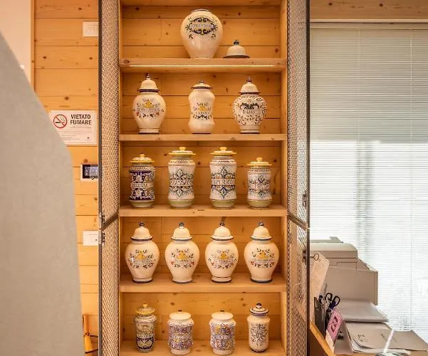 Giallo Dolomiti Wellness 宾馆 *