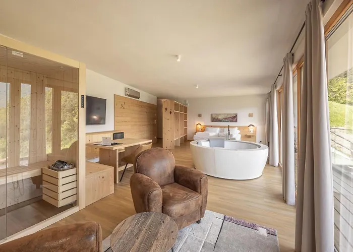 Giallo Dolomiti Wellness 宾馆 皮耶韦迪卡多雷