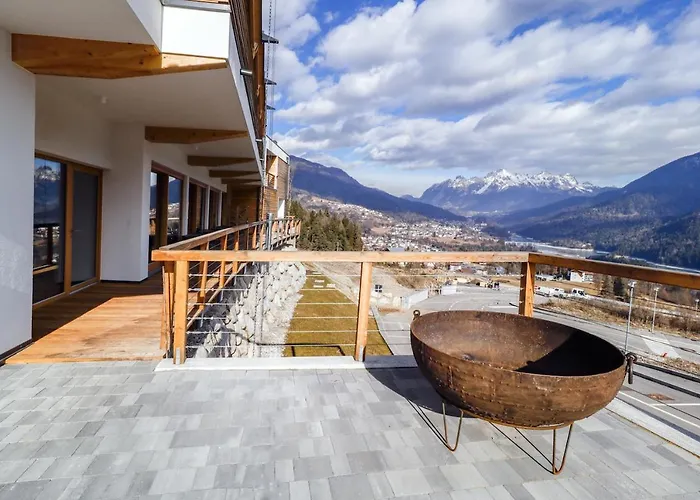 Giallo Dolomiti Wellness 宾馆